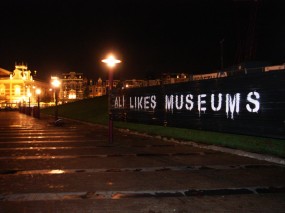 23_ali-likes-museums